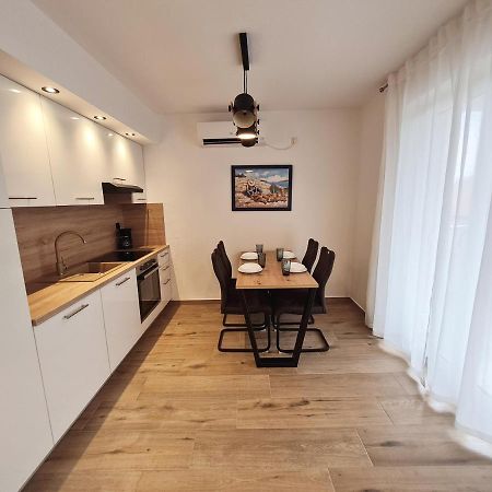 Bellistra Apartman Rabac - E Apartment Luaran gambar